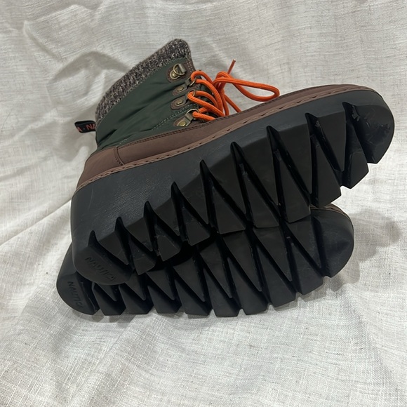 Nautica Forest Green and Chestnut Boots with Vibrant Orange Laces - Picture 4 of 8